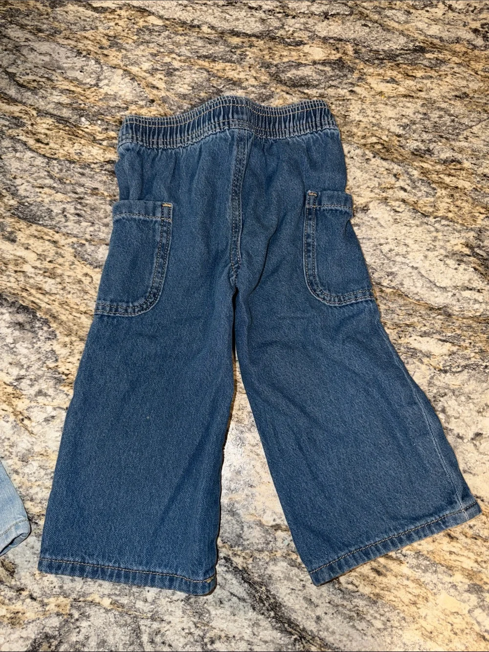 Old Navy ToddlerGirls Three-Pack Denim Pants - Light Blue, Medium Blue, Dark.